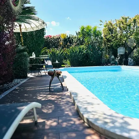 Nocleg ze śniadaniem La Casa (adults Only) 3*